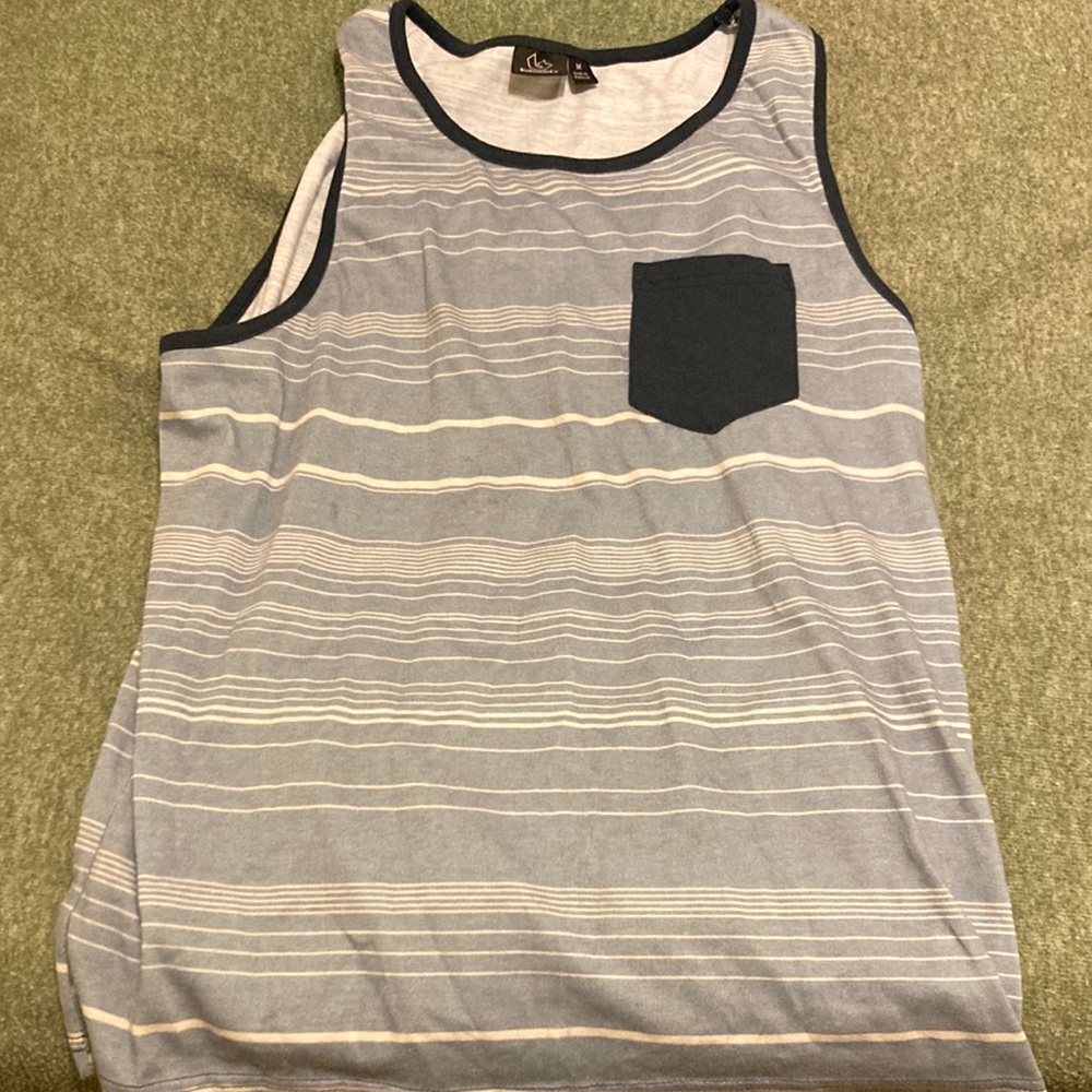 Medium male tank top with pocket